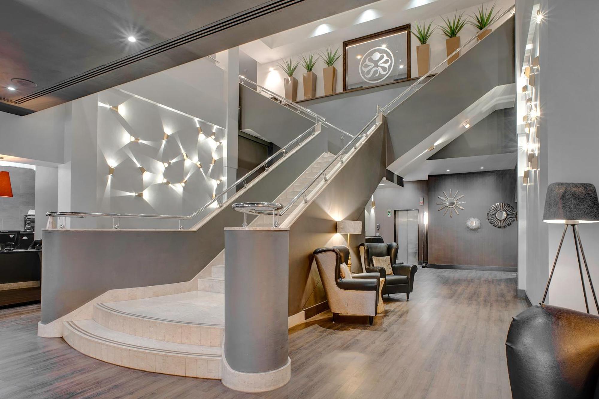 Sandman Signature London Gatwick Hotel Crawley  Dış mekan fotoğraf